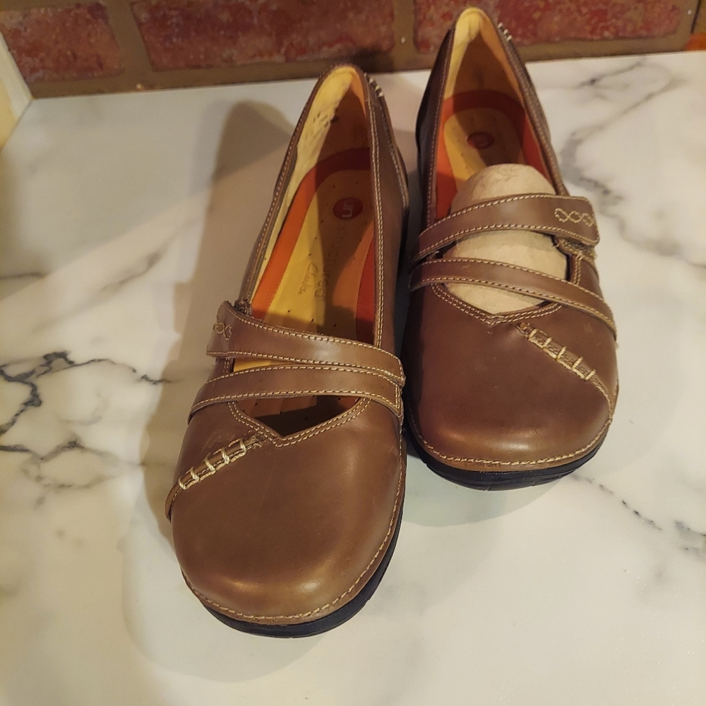 Clarks unstructured brown Mary Jane's sz 8m5